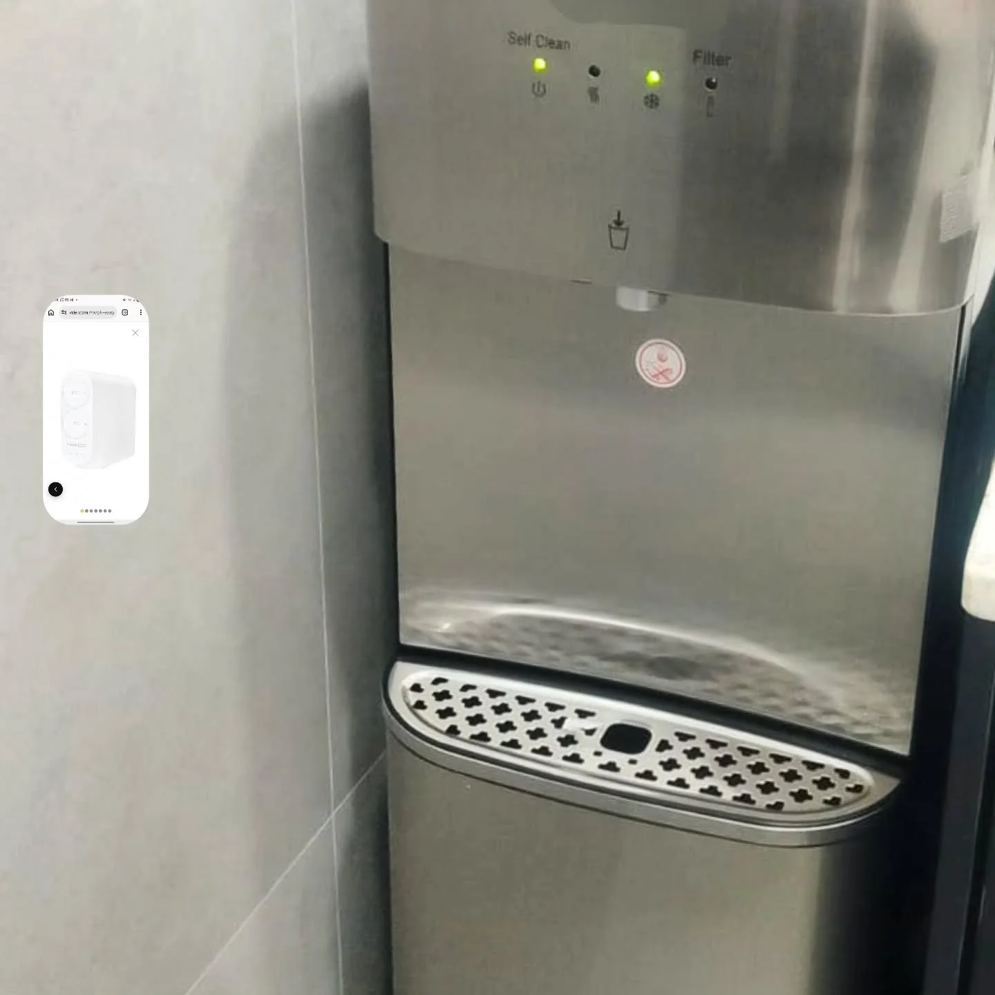 Dispensador de agua instalado en sitio